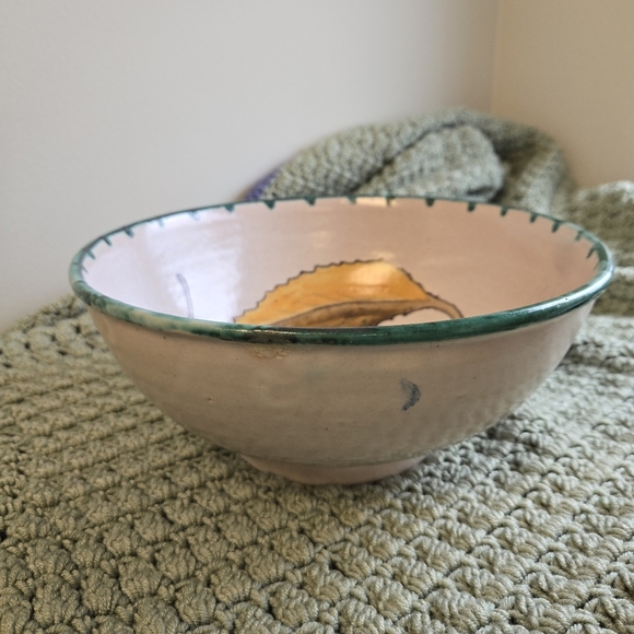 Handmade Pottery Leaves Large Bowl - Heavy - Picture 4 of 5